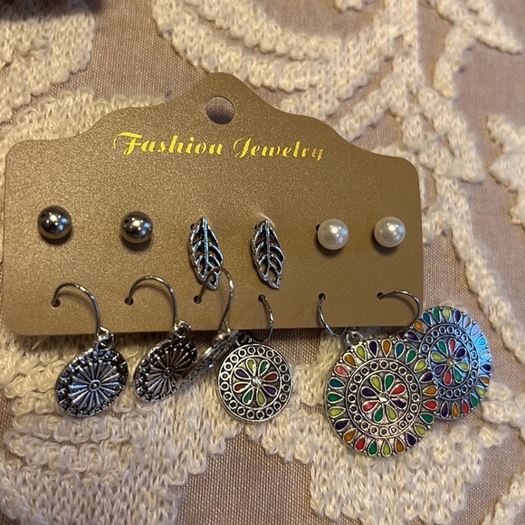 12 Pair of Silver and colorful earrings - Picture 3 of 5